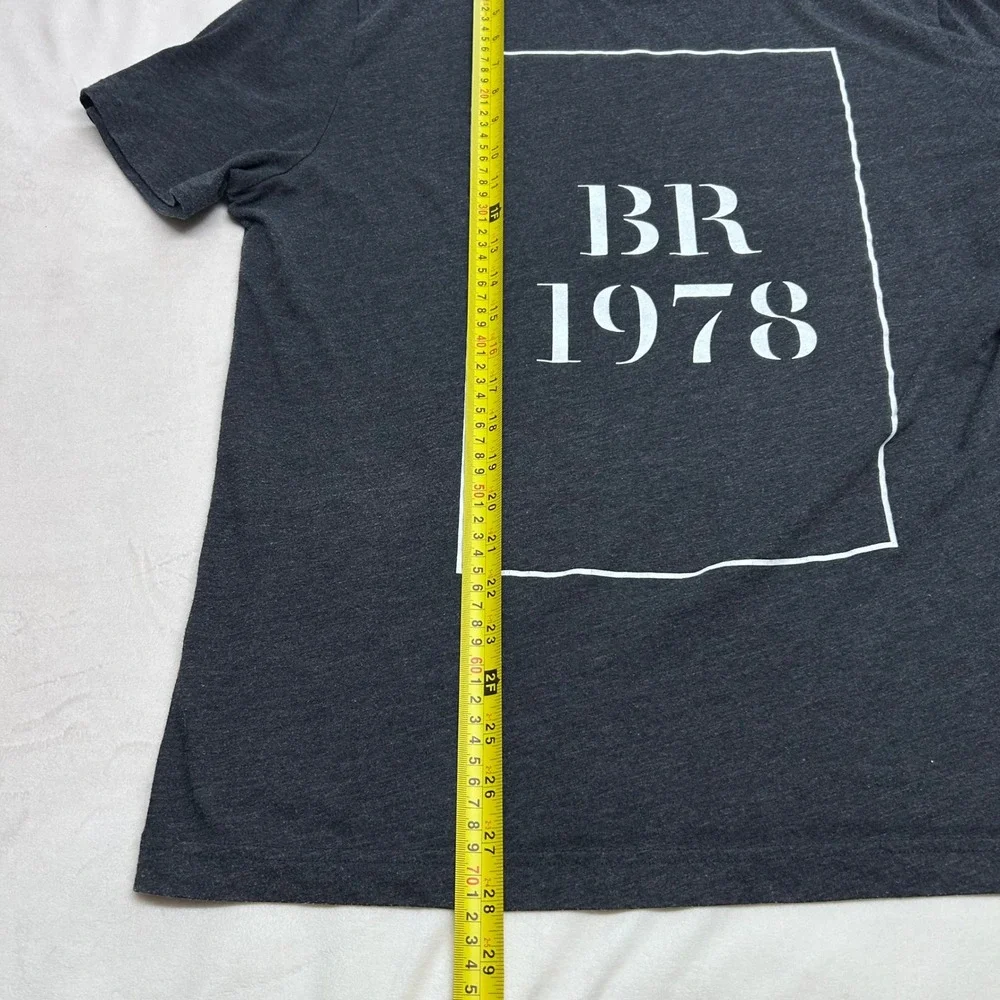 Banana Republic Mens BR 1978 Graphic T-Shirt Gray Heather Crew Neck Large 0449